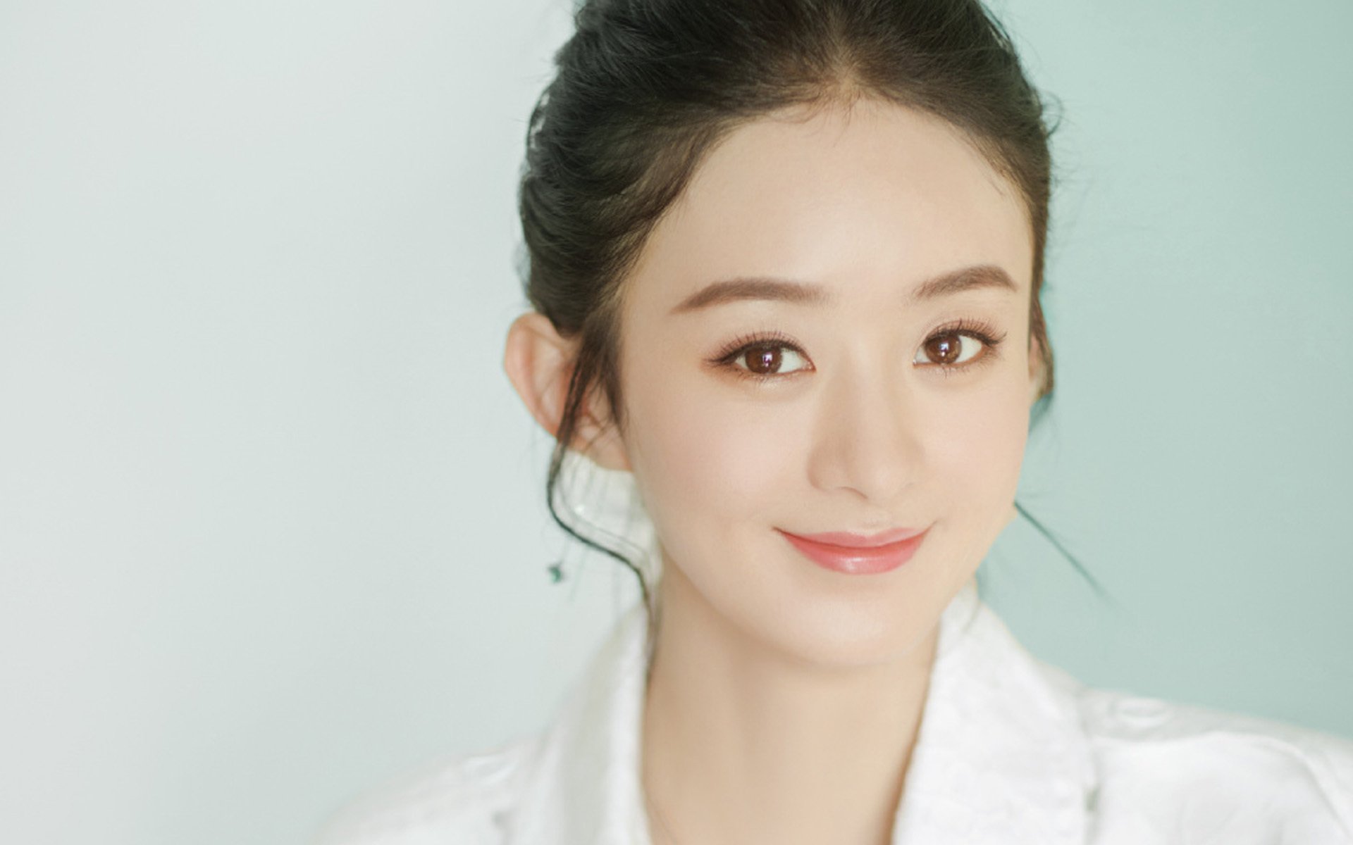 kaiyun.com-火爆足球场上的对决，紧张刺激之余还有谁能胜出？，足球现场气氛