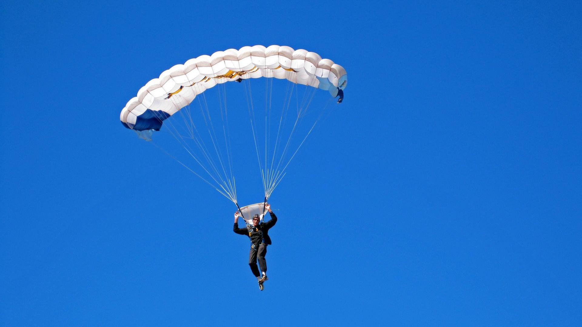_灯火海市蜃楼:未来城市灯光秀策划的精彩赛事_,城市灯光秀时间