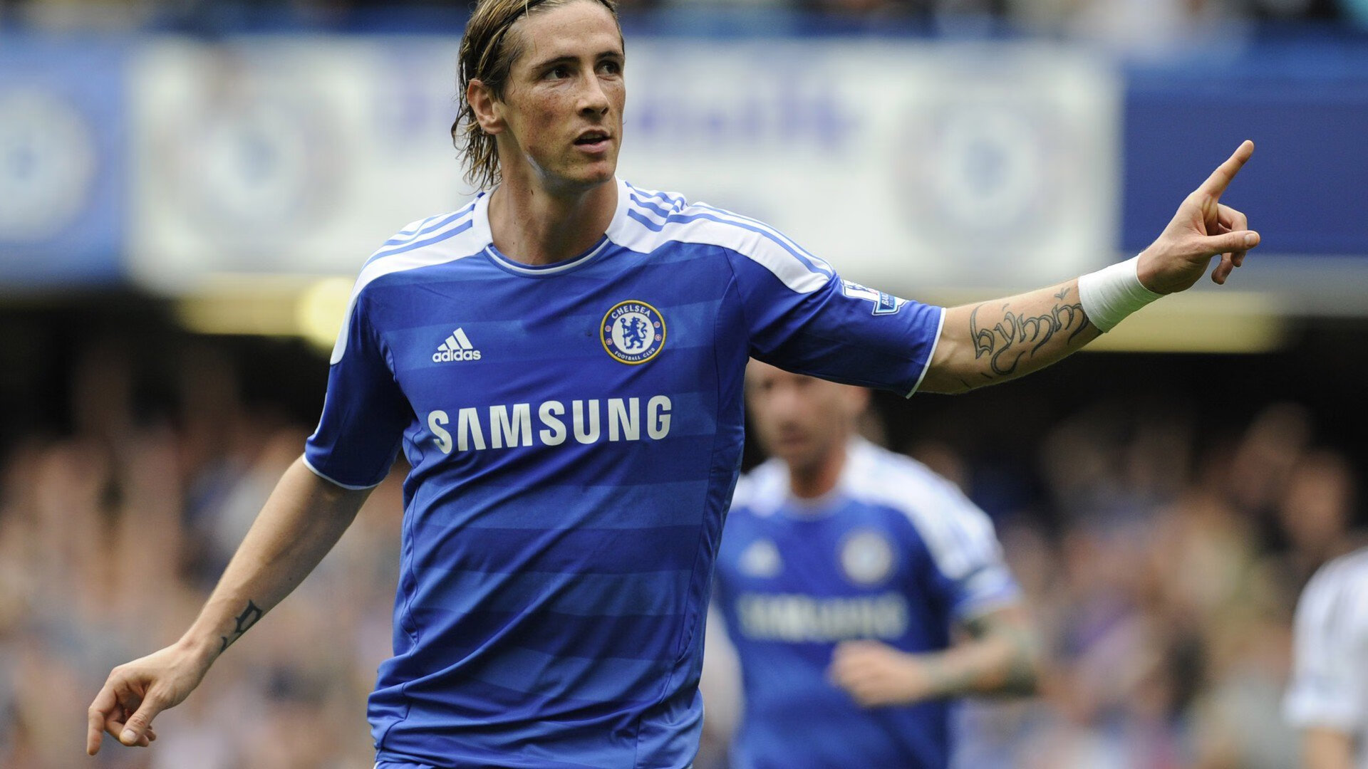 “英超领头羊迎战强敌,冠军争夺早已打响”,英超 冠军