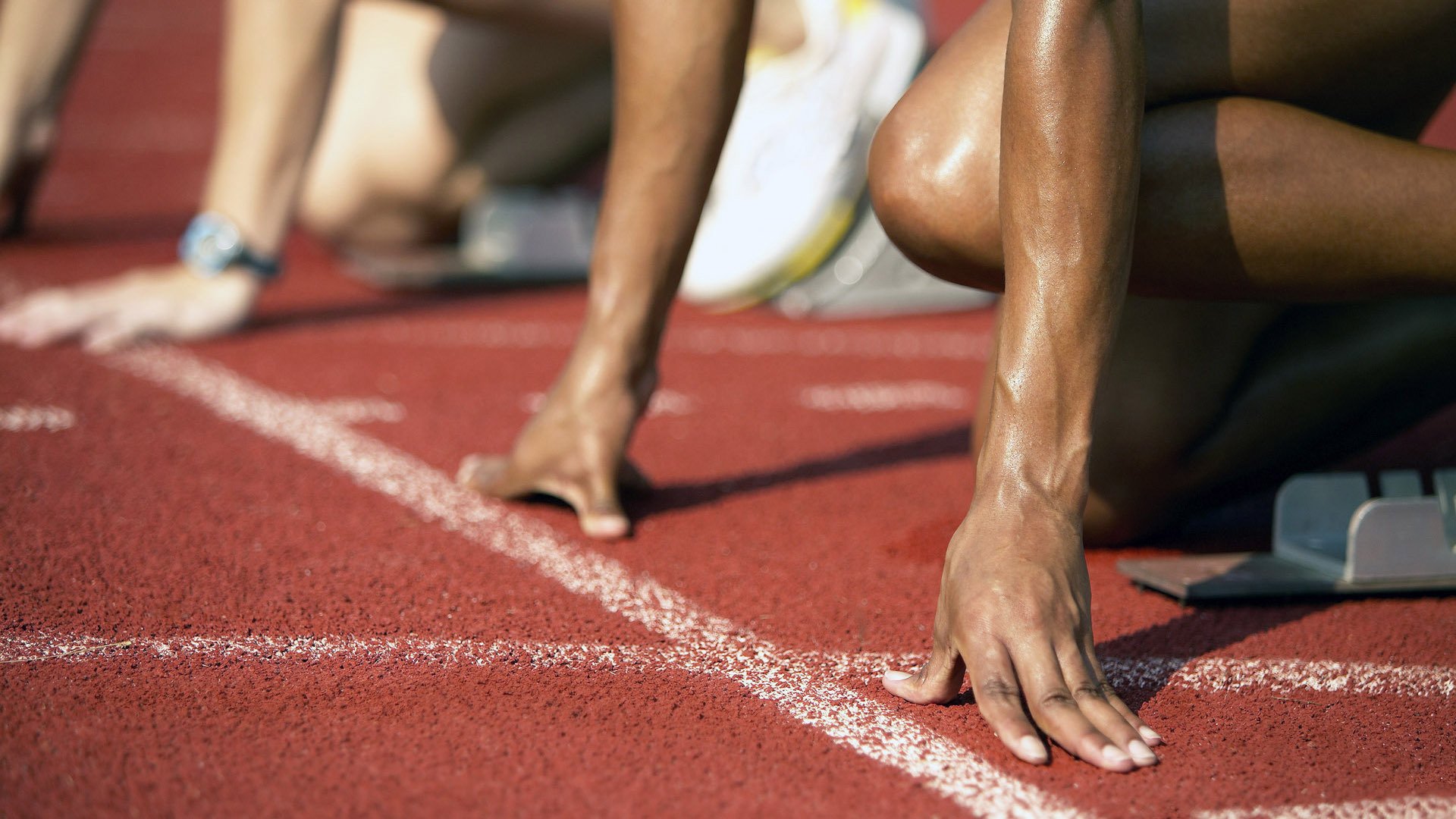 中国足球市场潜力巨大，投资热情高涨，中国足球产业规模